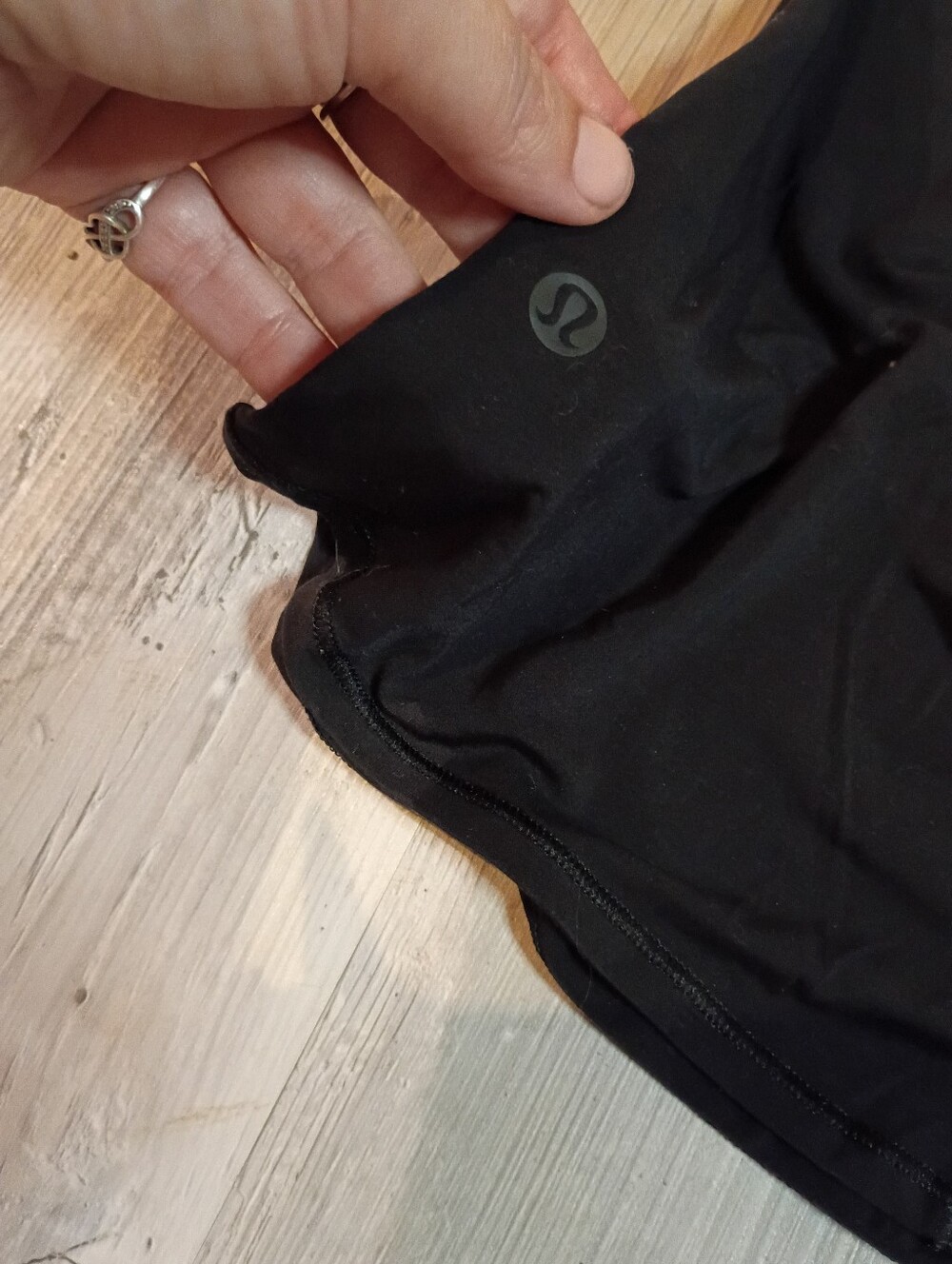 Lululemon - Picture 4 of 6